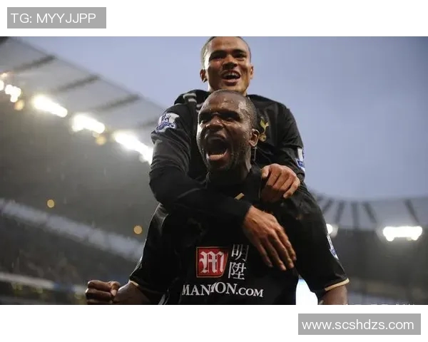 达伦本特盛赞迪福巅峰表现超越曼联所有前锋能力出众 达伦本特盛赞迪福巅峰表现超越曼联所有前锋能力出众