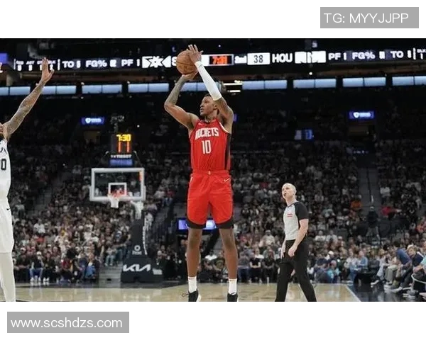 小贾巴里谈投篮进步与申京合作的显著成效 小贾巴里谈投篮进步与申京合作的显著成效