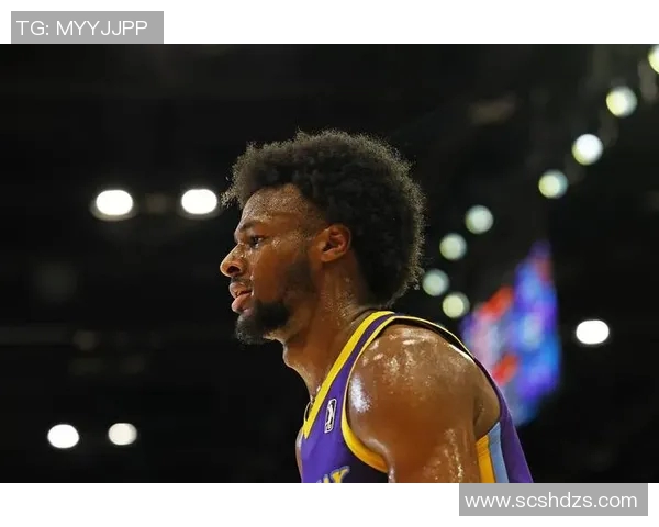 布朗尼坦言上场机会有限期待通过努力防守赢得更多信任与时间