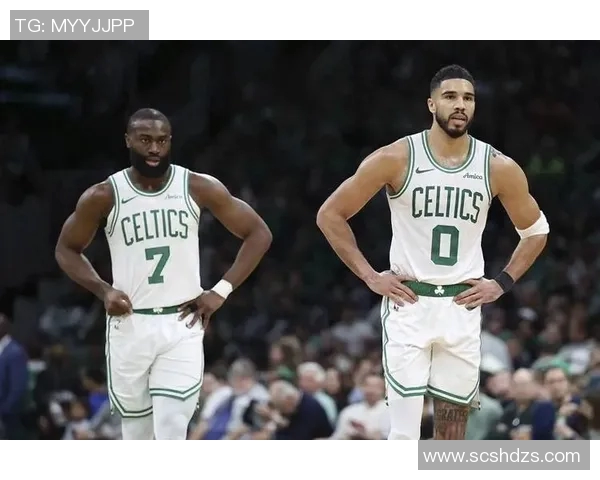 绿军与尼克斯首发阵容对决普理查德小白杰伦布朗豪泽科塔齐上阵