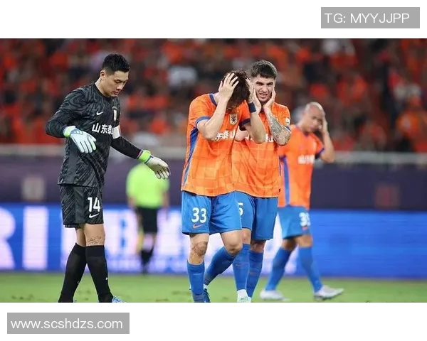 瓦科精彩破门被判越位球迷惋惜进球无效瞬间回顾 瓦科精彩破门被判越位球迷惋惜进球无效瞬间回顾