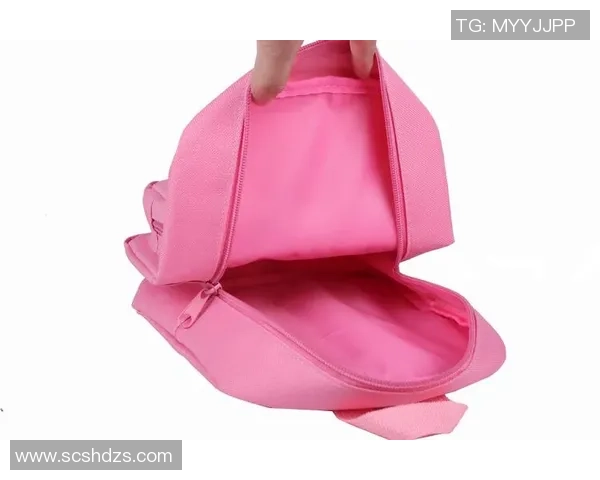 杨瀚森的粉色小书包背后故事:时尚与个性的完美结合 杨瀚森的粉色小书包背后故事:时尚与个性的完美结合