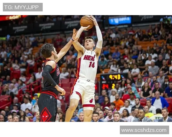 克尼佩尔表现稳健12投5中贡献18分8篮板3助攻1抢断助力球队胜利