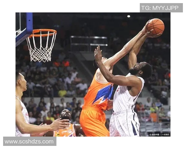 迪文岑佐与里德三分球表现不佳却携手贡献21分展现默契配合