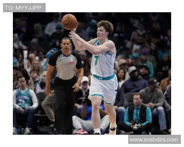 克尼佩尔表现起伏不定10投仅中3收获8分4板3助2帽并有5次失误